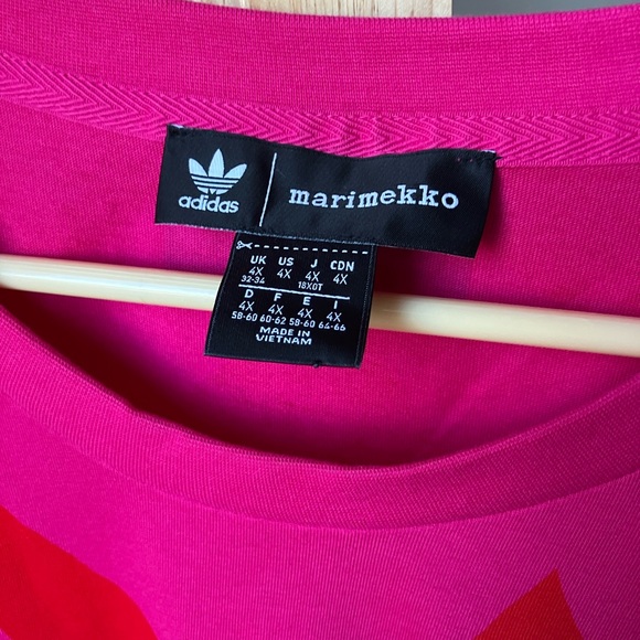 Adidas X Marimekko Graphic Tee Top 4X Pink and Red Wave Valentine’s 100% Cotton - Picture 2 of 7